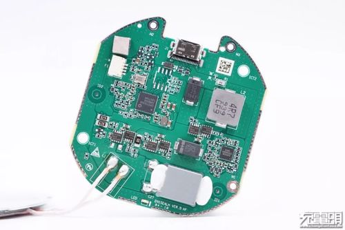 手机无线快充竞赛 12款大功率产品拆解，揭秘PCB电路板背后的技术角逐